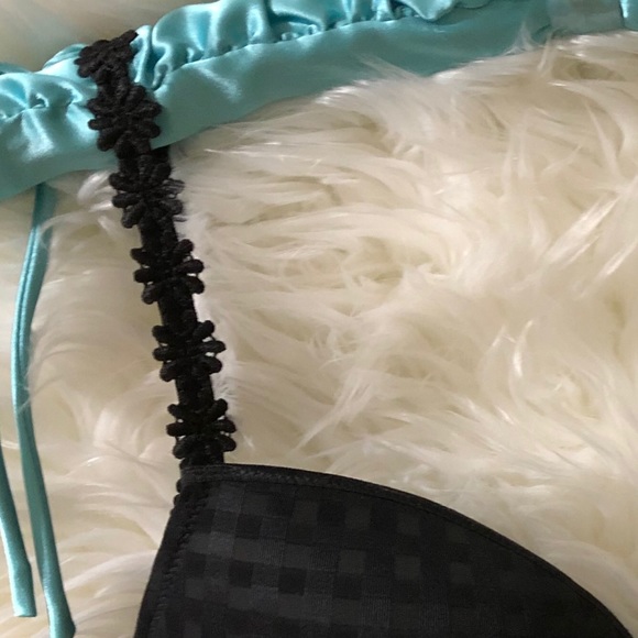 MarieJo Contour Plunge Bra w Flowers - Picture 2 of 7